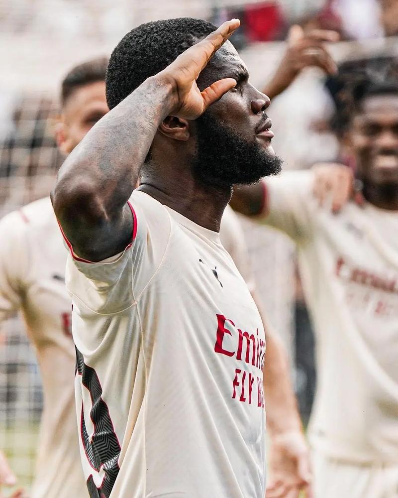 队报：法国队世界杯26人大名单已经确定16人，竞争很激烈（队报：法国队26人世界杯名单已锁定16席，剩余名额竞争激烈）