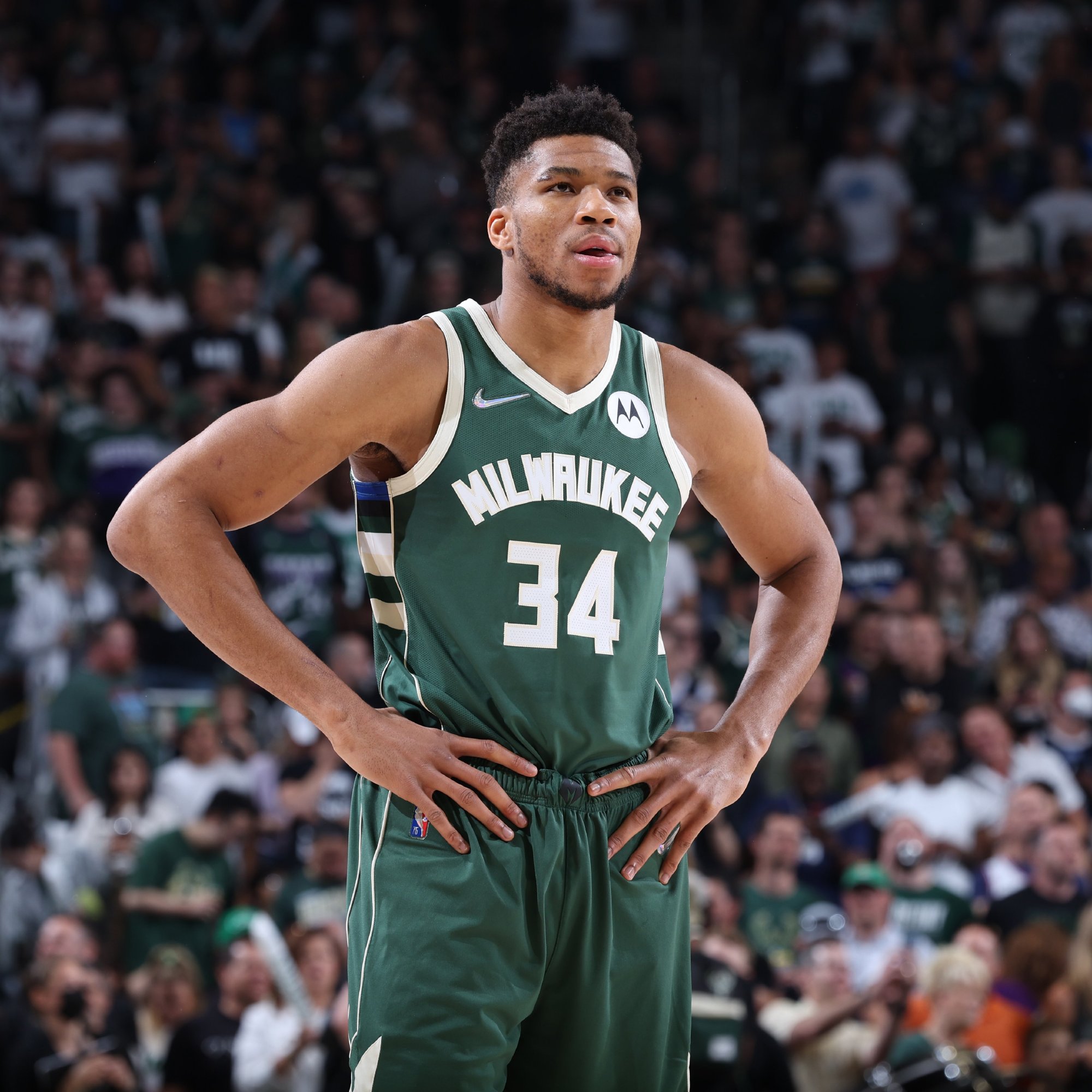 NBA杯四分之一决赛尼克斯对猛龙 唐斯确定能够出战（NBA杯四分之一决赛：尼克斯迎战猛龙，唐斯确认出战）