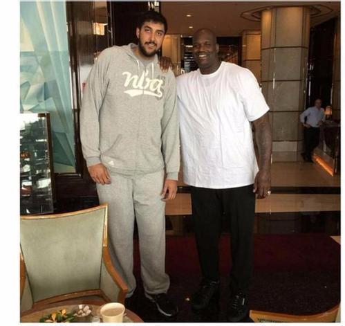 状态迷失！张宁CBA新赛季首秀6中0&罚球得到1分4犯规（手感冰凉！张宁CBA新季首秀6投尽失，罚球1分+4犯规）