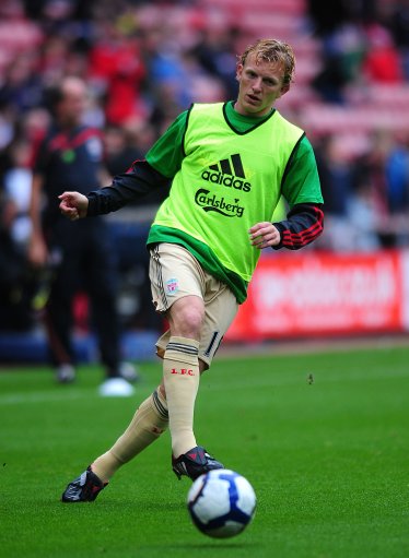 传奇奥斯卡满血复活看海港亚冠 球迷喊队危 ！速归！（奥斯卡状态回勇现身海港亚冠，球迷高呼：球队告急，尽快回归！）