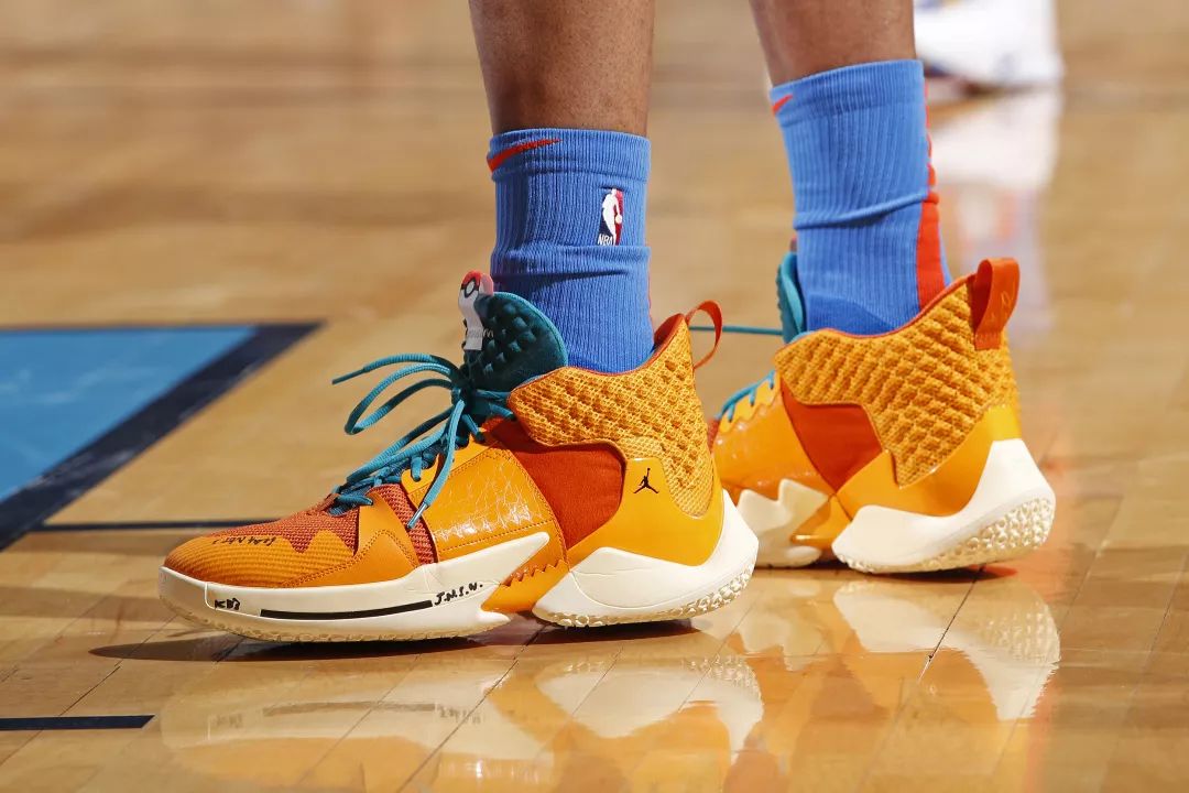 西甲官方：海港代表团访问总部，交流内容包括球员赴西培训（西甲官宣：海港代表团到访总部，议题涵盖球员赴西班牙培训）