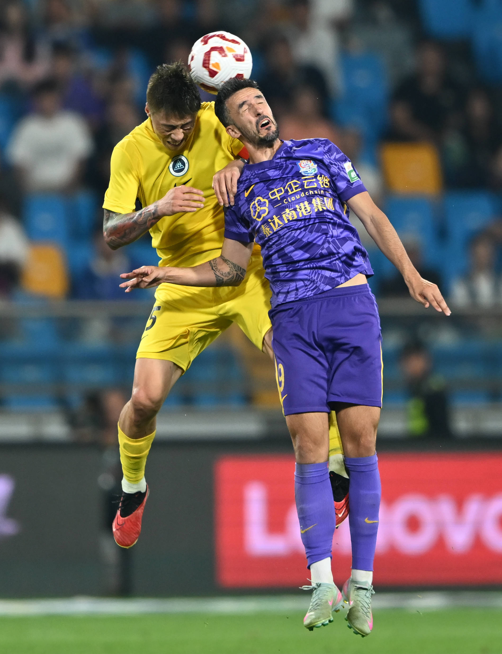 雷霆靠团队篮球获大胜（团队配合助雷霆豪取大胜）