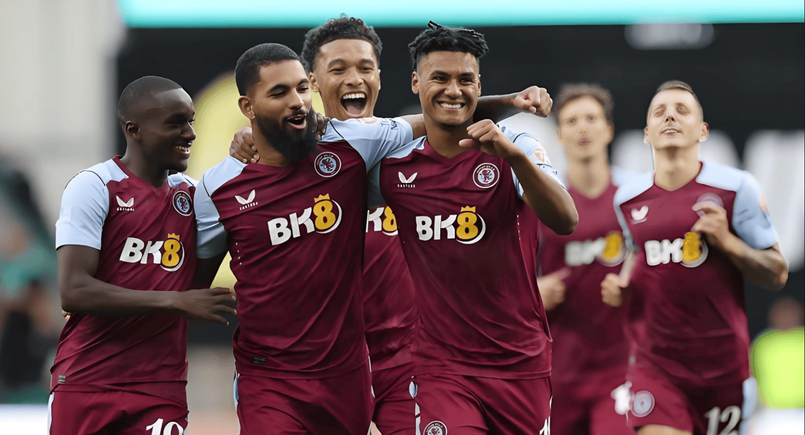 米体：尤文要求弗拉霍维奇大幅降薪留队，幅度可能接近一半（米体：尤文盼弗拉霍维奇留队，薪水或被腰斩）