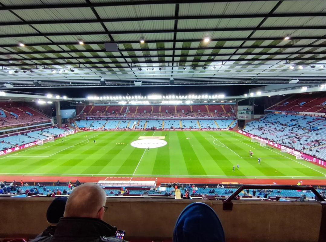 累计三黄停赛，亚马尔将缺席下一轮欧冠客战布拉格斯拉维亚（亚马尔因累积三黄停赛，将缺席下轮欧冠客场对阵布拉格斯拉维亚）