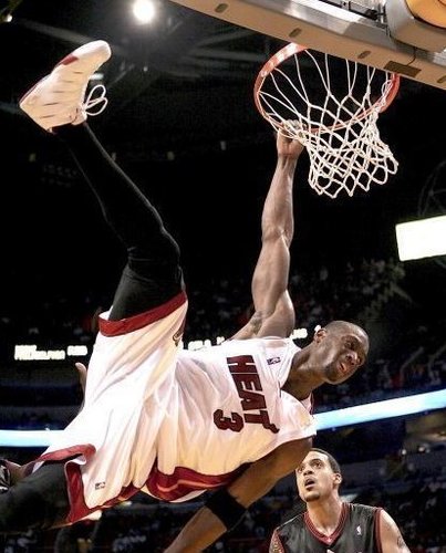 三分像打开外挂一样（三分神准，仿佛开挂）