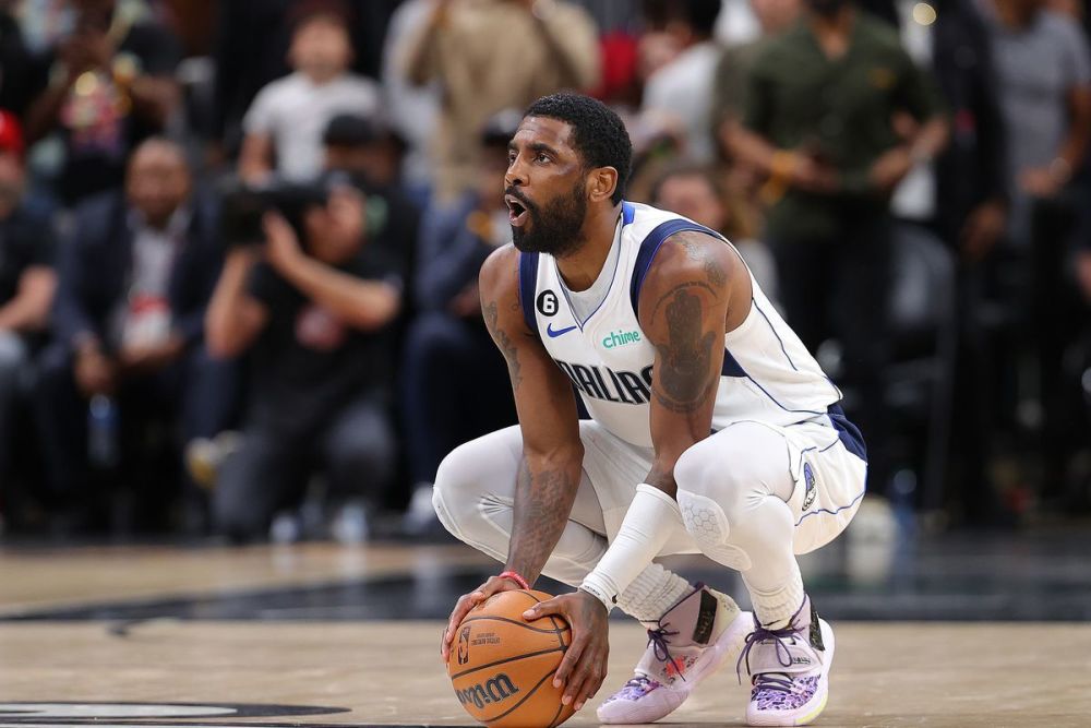 足球职业化的全球趋势（全球足球职业化潮流）