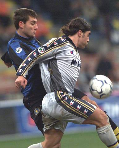 西班牙队连续30场正式比赛保持不败，打破队史纪录（西班牙队30场正式赛不败，创队史新高）